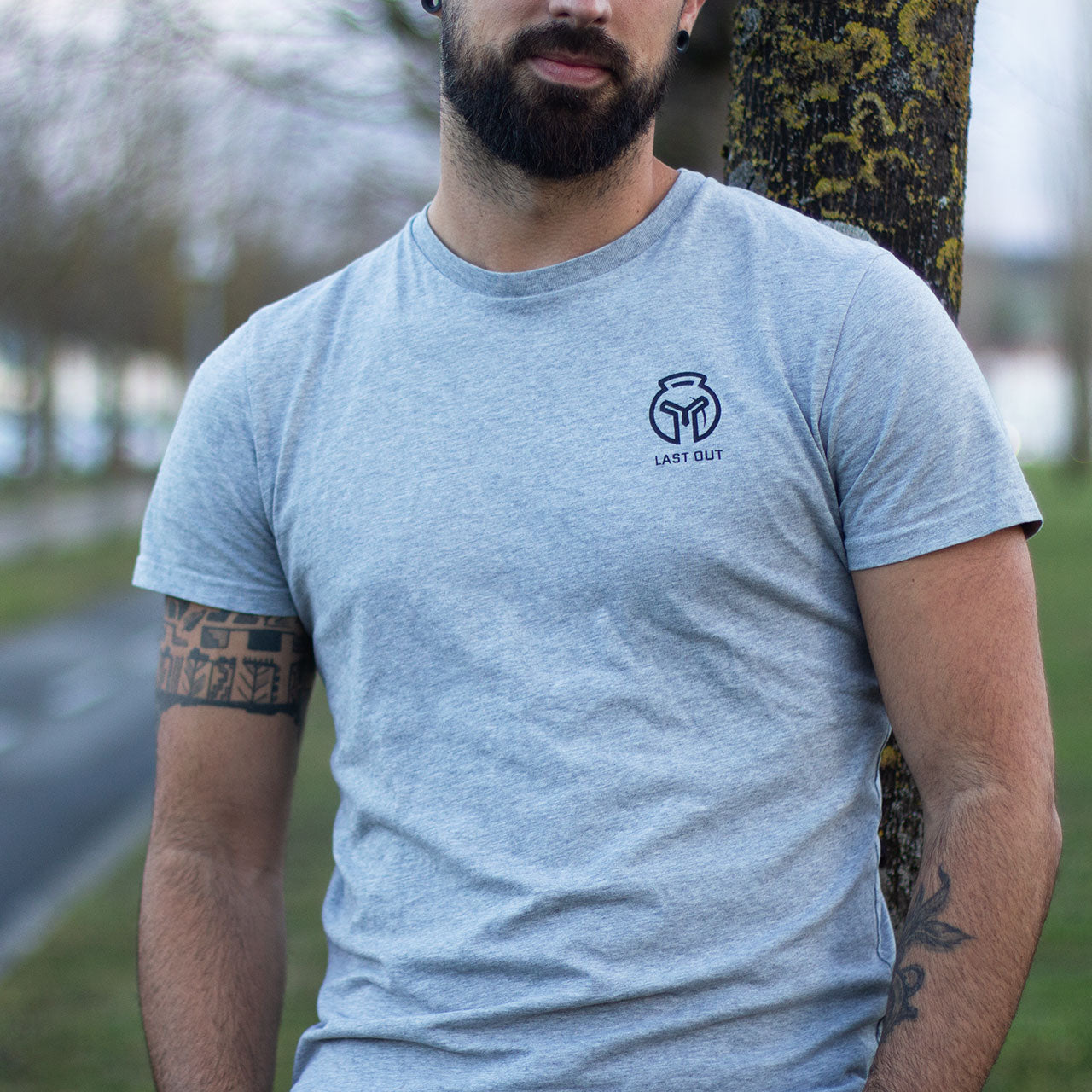 Camiseta gris clara